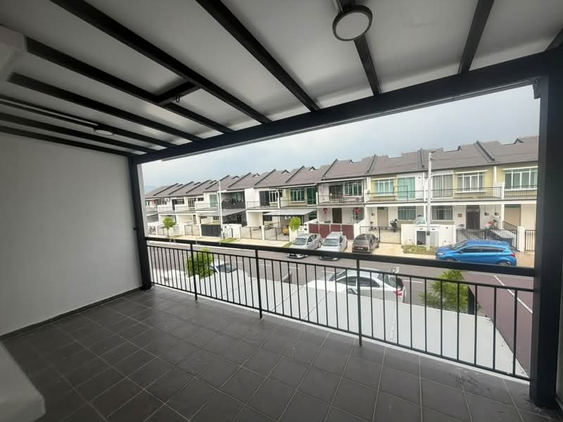 2-storey Terraced House for Sale in Taman Kundang Jaya (Rawang) - Alice Low - Exterior - PropertyGuru.com.my