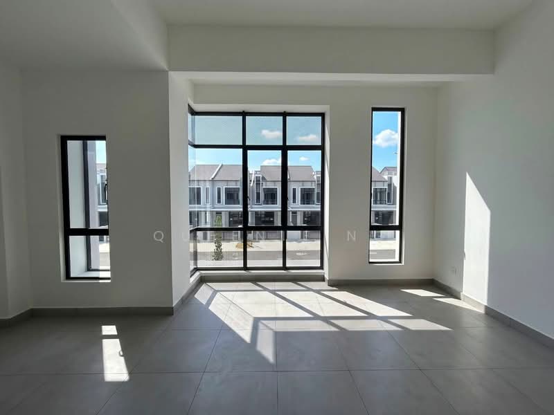 2-storey Terraced House for Sale in Taman Mount Austin (Tebrau) - Queenie Ng - Living Room - PropertyGuru.com.my