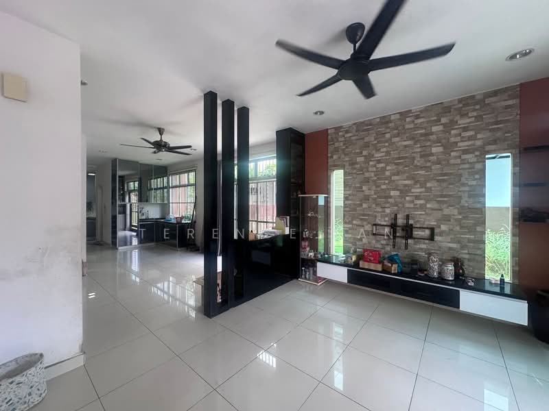 Cluster House for Sale in Taman Gaya (Ulu Tiram) - Terence Tan - Living Room - PropertyGuru.com.my