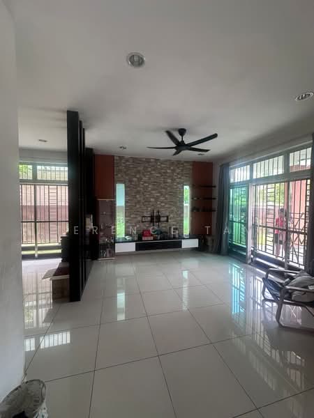 Cluster House for Sale in Taman Gaya (Ulu Tiram) - Terence Tan - Living Room - PropertyGuru.com.my