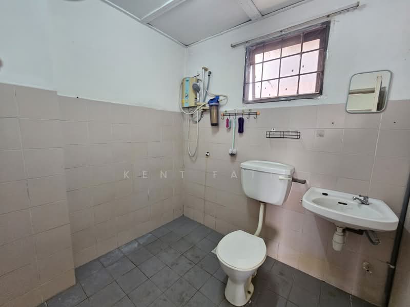 Condominium for Sale at Evergreen Park Acorn & Hazel - Kent Fatt - Bathroom - PropertyGuru.com.my