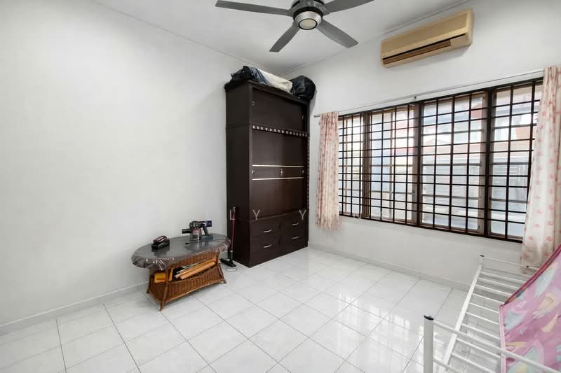 1.5-storey Terraced House for Sale in Bandar Bukit Raja (Klang) - Sally Yong - Bedroom - PropertyGuru.com.my