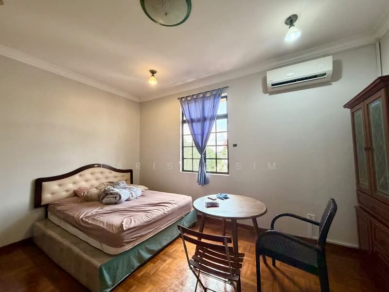 2-storey Terraced House for Sale in Taman Molek (Johor Bahru) - Larissa Sim - Bedroom - PropertyGuru.com.my
