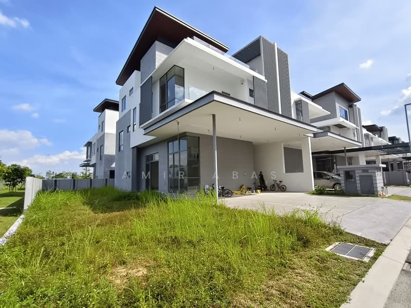 Rumah Berkembar untuk Dijual di Shah Alam (Selangor) - Amir Abas - Exterior - PropertyGuru.com.my