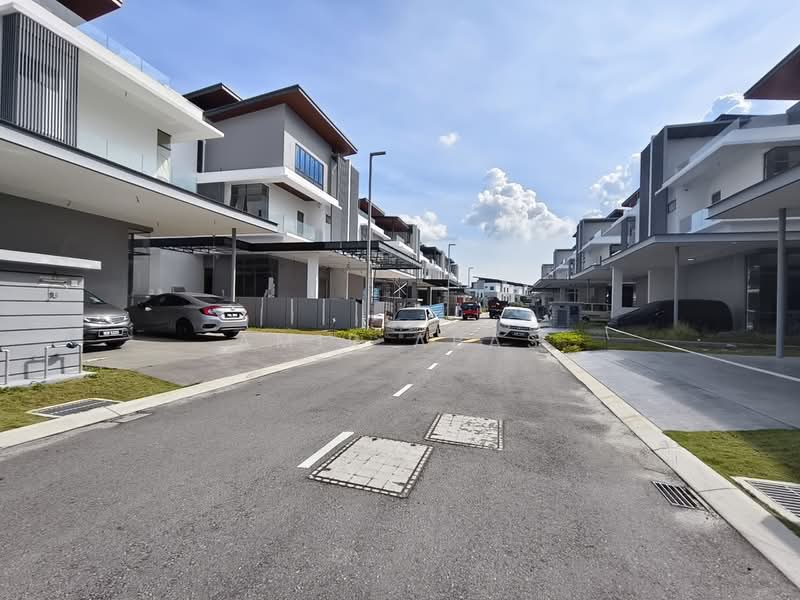 Rumah Berkembar untuk Dijual di Shah Alam (Selangor) - Amir Abas - Exterior - PropertyGuru.com.my