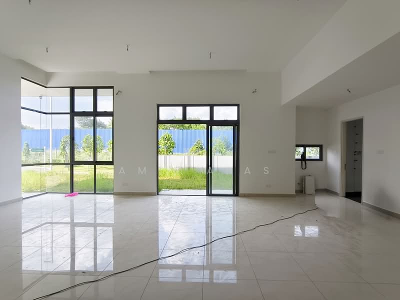 Rumah Berkembar untuk Dijual di Shah Alam (Selangor) - Amir Abas - Living Room - PropertyGuru.com.my