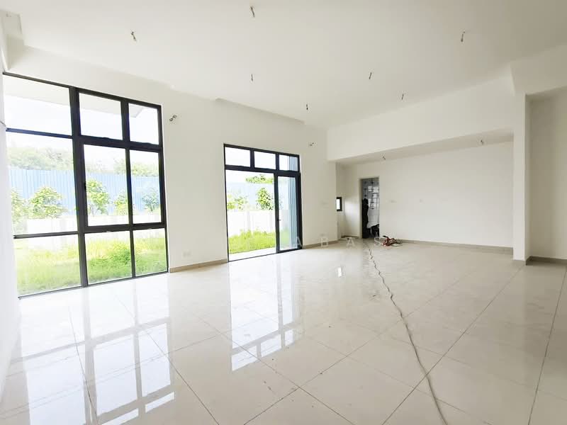 Rumah Berkembar untuk Dijual di Shah Alam (Selangor) - Amir Abas - Living Room - PropertyGuru.com.my