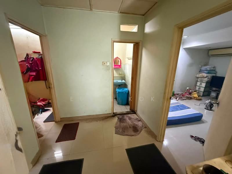 2-storey Terraced House for Sale in Taman Usaha Jaya (Kepong) - Elvis Kok - Corridor - PropertyGuru.com.my