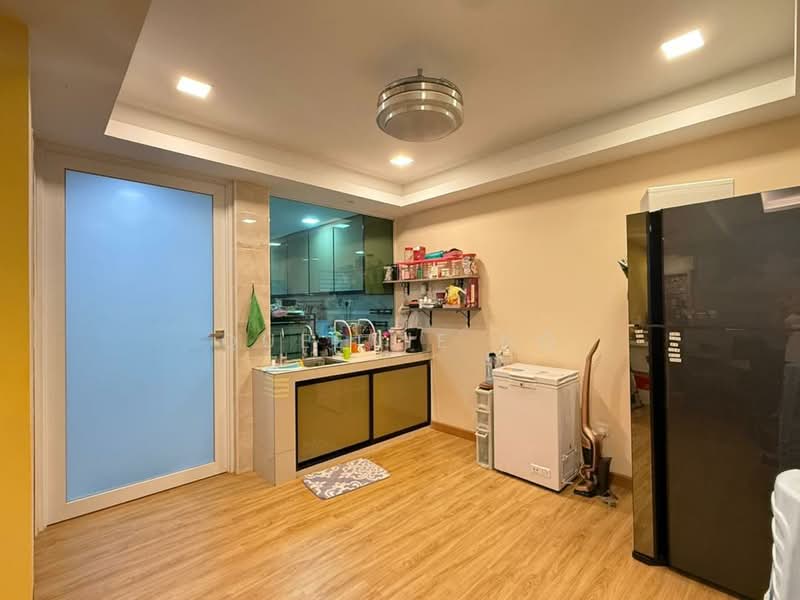 2-storey Terraced House for Sale in Taman Mount Austin (Tebrau) - Queenie Ng - Kitchen - PropertyGuru.com.my