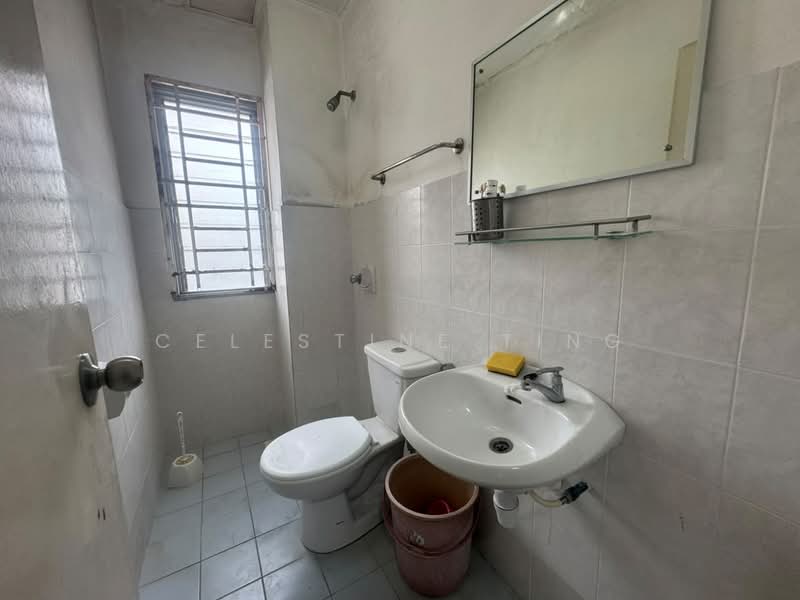 Rumah Bandar untuk Dijual di Batu 9 (Cheras) - Celestine Ting - Bathroom - PropertyGuru.com.my