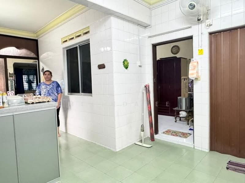 2-storey Terraced House for Sale in Taman Megah Ria (Masai) - Melinda Ee - Kitchen - PropertyGuru.com.my