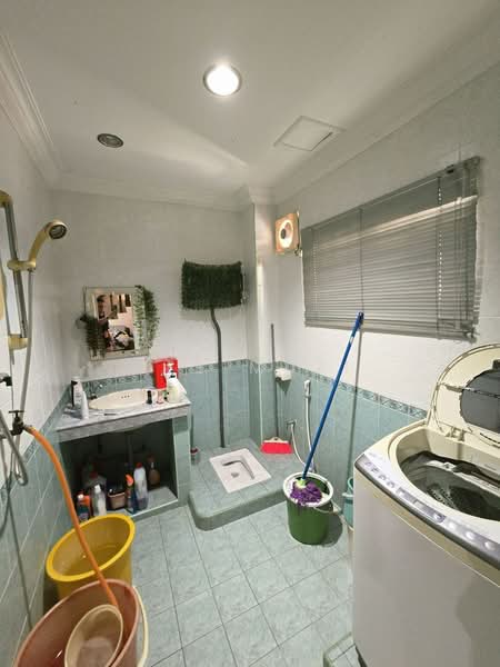 Bungalow for Sale in Bercham (Ipoh) - Lee Muzi - Bathroom - PropertyGuru.com.my
