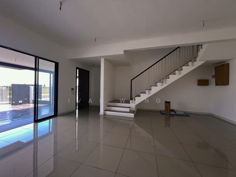 Rumah Teres 2 Tingkat untuk Dijual di Bukit Raja (Selangor) - Ivan Wong - Living Room - PropertyGuru.com.my