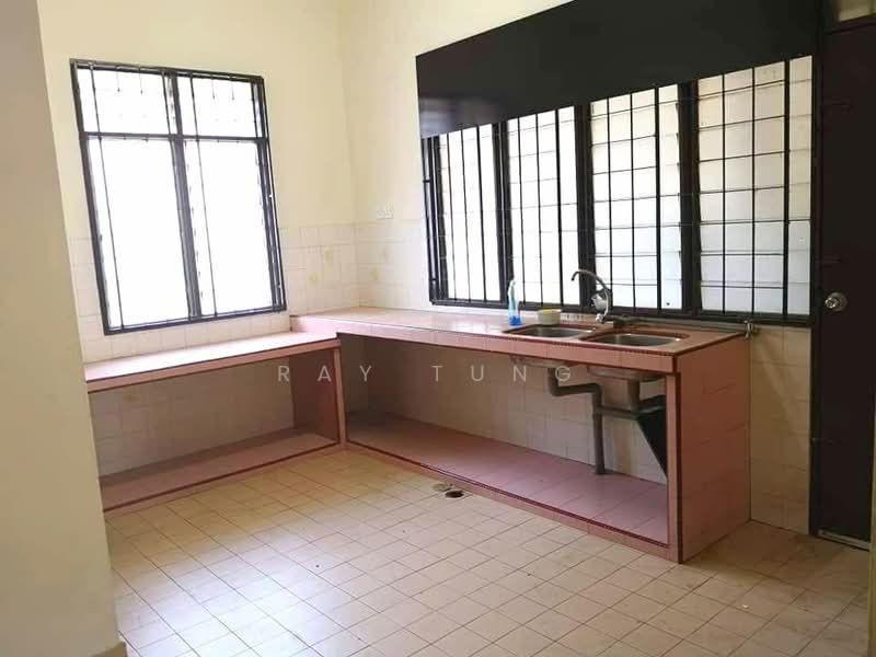 Rumah Teres 1 Tingkat untuk Dijual di Taman Daya (Johor Bahru) - Ray Tung - Kitchen - PropertyGuru.com.my