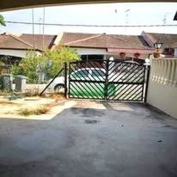 Rumah Teres 1 Tingkat untuk Dijual di Taman Daya (Johor Bahru) - Ray Tung - Exterior - PropertyGuru.com.my