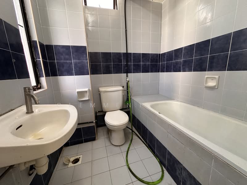 Apartment for Sale at Desa Universiti - Clemment Lee - Bathroom - PropertyGuru.com.my