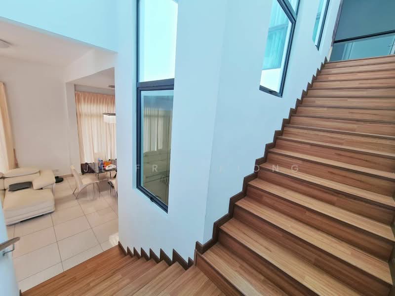Rumah Berkembar untuk Dijual di Setia Eco Gardens (Gelang Patah) - Jeffrey Kiong - Living Room - PropertyGuru.com.my
