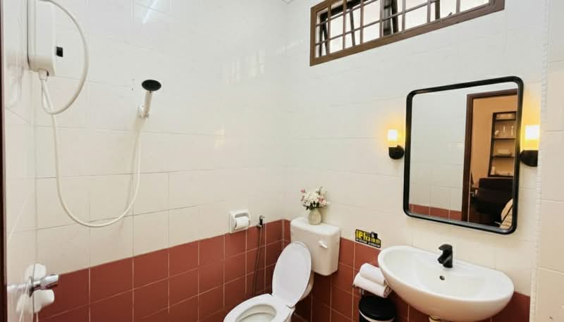 Rumah Berkembar untuk Dijual di Taman Rinting (Masai) - Sharon Tan - Bathroom - PropertyGuru.com.my