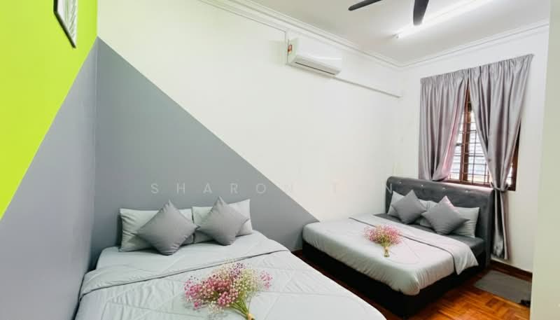 Rumah Berkembar untuk Dijual di Taman Rinting (Masai) - Sharon Tan - Bedroom - PropertyGuru.com.my