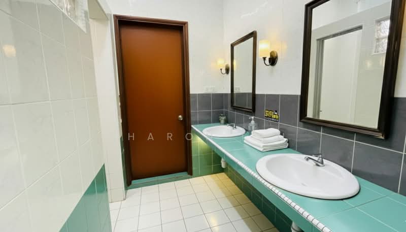 Rumah Berkembar untuk Dijual di Taman Rinting (Masai) - Sharon Tan - Bathroom - PropertyGuru.com.my