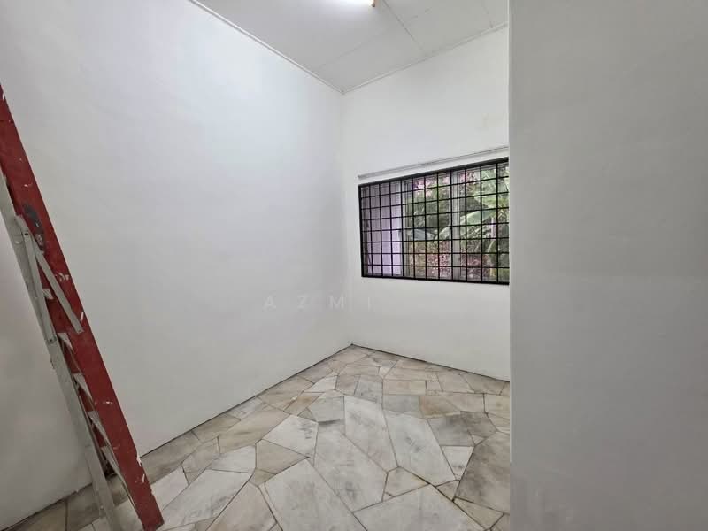 1-storey Terraced House for Sale in Bandar Puncak Alam (Puncak Alam) - Azmi . - PropertyGuru.com.my