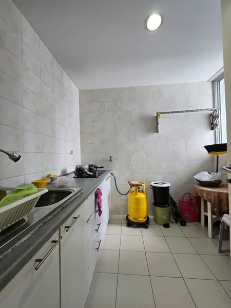 Kondominium untuk Dijual di Kiara 1888 - Weng Loong Kok - Kitchen - PropertyGuru.com.my