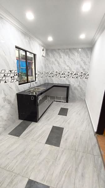 Rumah Teres 2 Tingkat untuk Dijual di Taman Scientex Pasir Gudang (Pasir Gudang) - Daniel Yong - Kitchen - PropertyGuru.com.my
