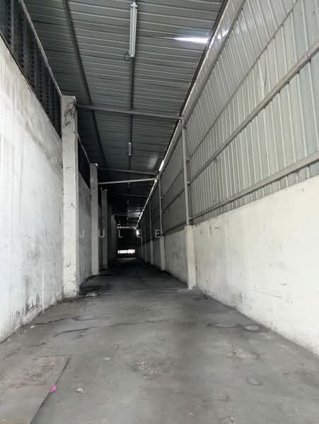 Factory for Rent in Taman Klang Jaya (Klang) - Julee Tee - Corridor - PropertyGuru.com.my
