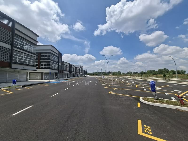 Kedai / Pejabat untuk Disewa di Seksyen U16 (Shah Alam) - Ahmad Fikri Amer Hamzah - Exterior - PropertyGuru.com.my