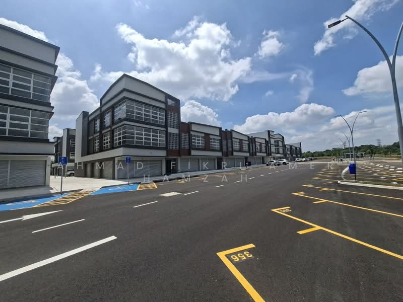 Kedai / Pejabat untuk Disewa di Seksyen U16 (Shah Alam) - Ahmad Fikri Amer Hamzah - Exterior - PropertyGuru.com.my