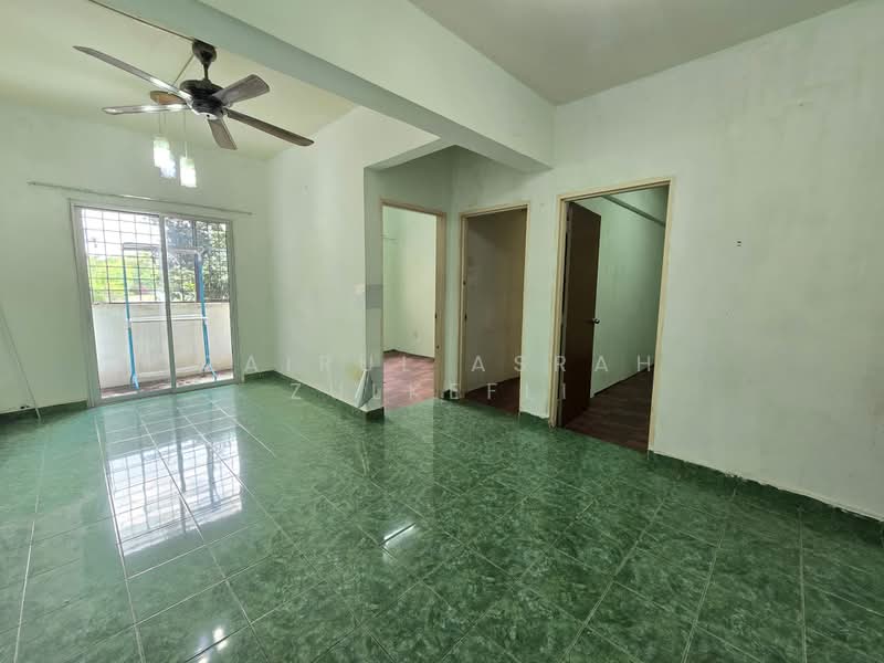 Rumah Flat untuk Dijual di Taman Sepakat Indah Apartment (P1) - Zairul Asrah Zulkefli - Living Room - PropertyGuru.com.my