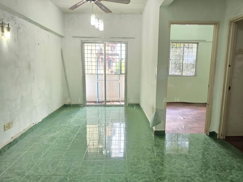Rumah Flat untuk Dijual di Taman Sepakat Indah Apartment (P1) - Zairul Asrah Zulkefli - Living Room - PropertyGuru.com.my