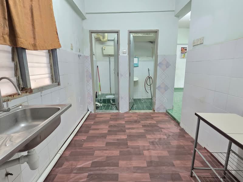 Rumah Flat untuk Dijual di Taman Sepakat Indah Apartment (P1) - Zairul Asrah Zulkefli - Bathroom - PropertyGuru.com.my