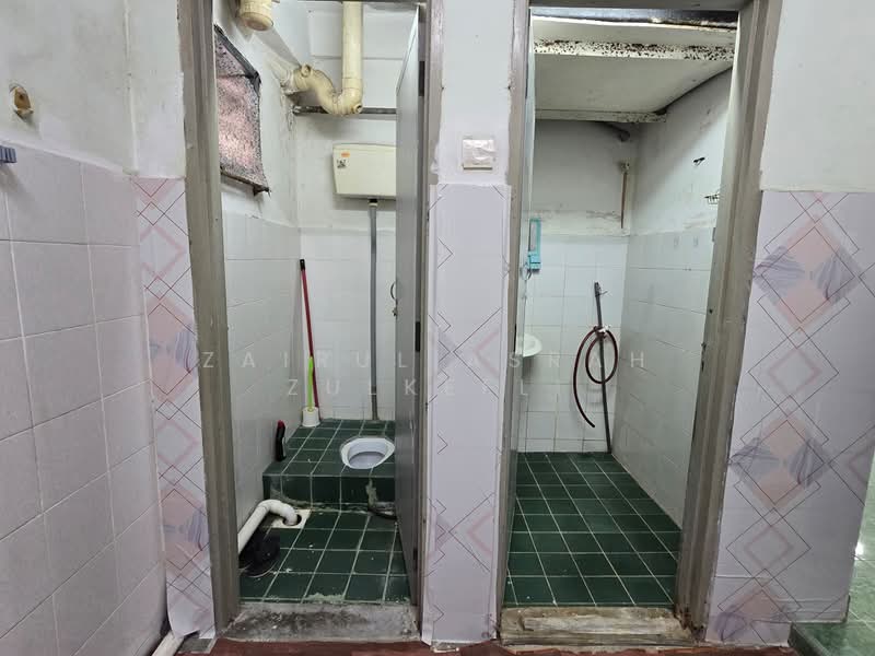 Rumah Flat untuk Dijual di Taman Sepakat Indah Apartment (P1) - Zairul Asrah Zulkefli - Bathroom - PropertyGuru.com.my