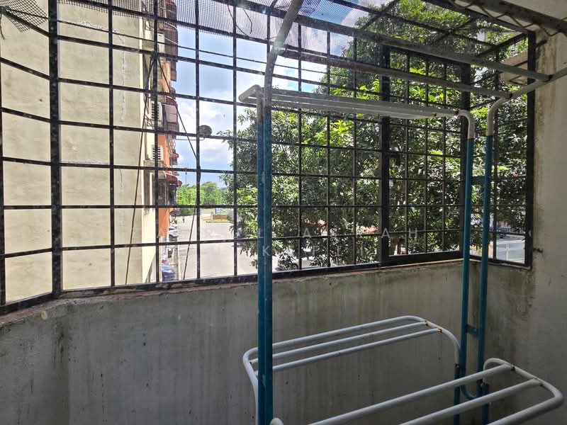 Rumah Flat untuk Dijual di Taman Sepakat Indah Apartment (P1) - Zairul Asrah Zulkefli - Balcony - PropertyGuru.com.my