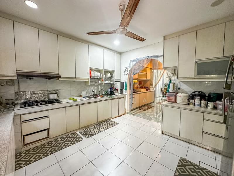2-storey Terraced House for Sale in Selayang (Selangor) - Amir Abas - Kitchen - PropertyGuru.com.my