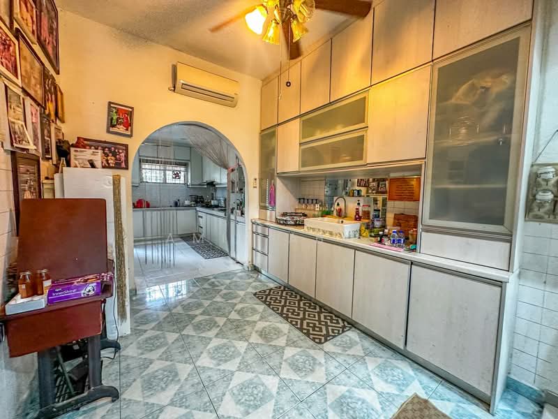 2-storey Terraced House for Sale in Selayang (Selangor) - Amir Abas - Kitchen - PropertyGuru.com.my