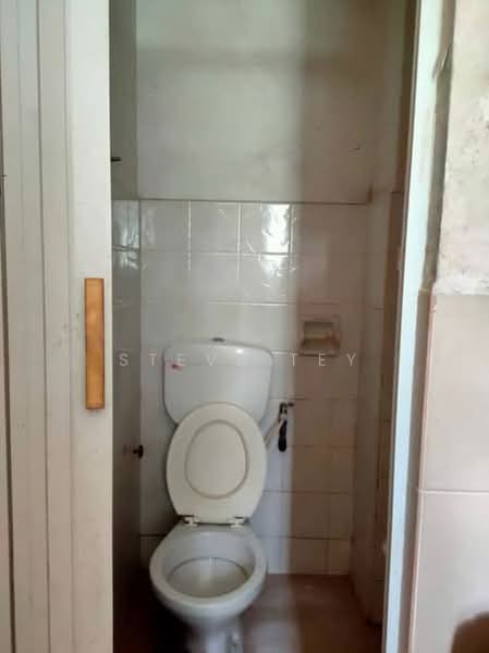 Apartment for Sale at Pulai View - Steve Tey - Bathroom - PropertyGuru.com.my