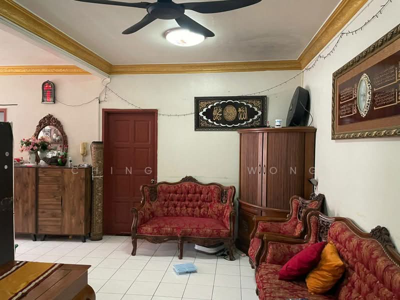 Apartment for Sale at Beverly Hills 3 - Ching Hui Wong - Living Room - PropertyGuru.com.my