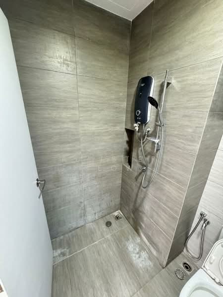 Service Residence for Rent at The Amber Residence @ TwentyFive.7 - Allister Seow - Bathroom - PropertyGuru.com.my