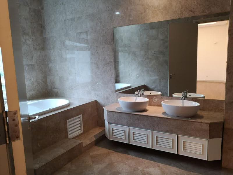 Kondominium untuk Dijual di Tijani 2 North - May Leong - Bathroom - PropertyGuru.com.my
