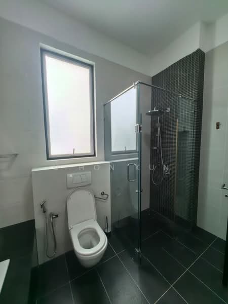 Semi-Detached House for Rent in East Ledang (Iskandar Puteri (Nusajaya)) - U Hon Kun - Bathroom - PropertyGuru.com.my