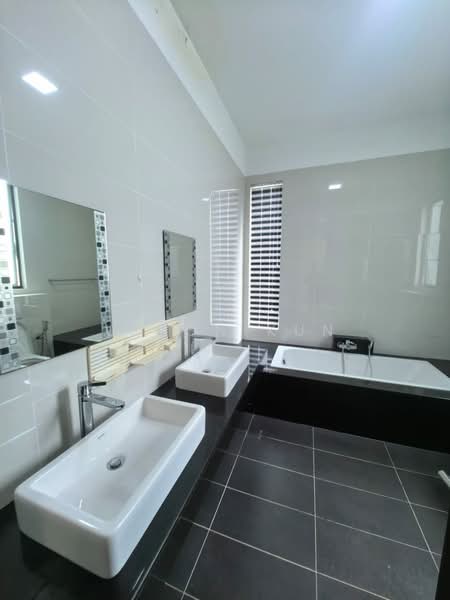 Semi-Detached House for Rent in East Ledang (Iskandar Puteri (Nusajaya)) - U Hon Kun - Bathroom - PropertyGuru.com.my