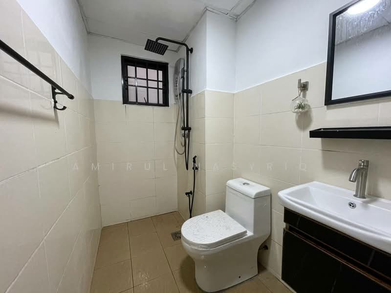 Condominium for Rent at Sri Putramas - Amirul Nasyriq - Bathroom - PropertyGuru.com.my