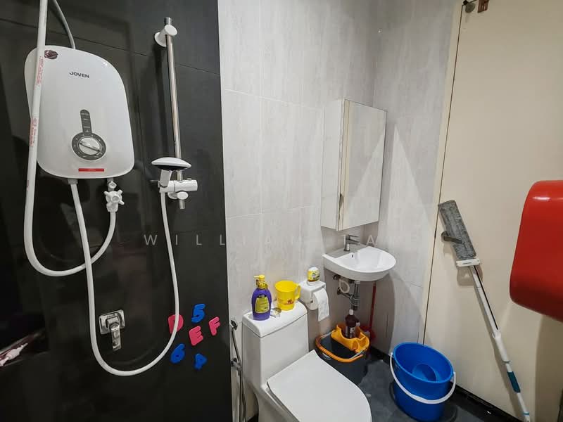 Rumah Kluster untuk Dijual di Setia Tropika (Johor Bahru) - William Tay - Bathroom - PropertyGuru.com.my