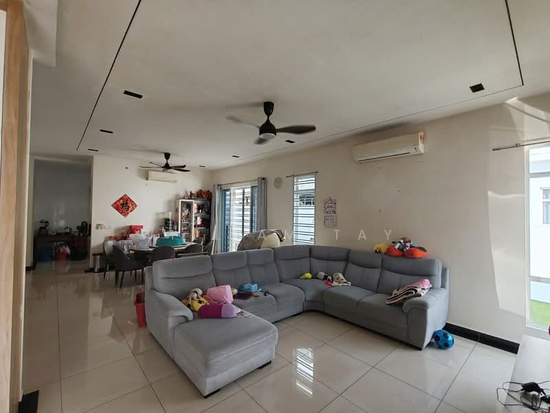 Rumah Kluster untuk Dijual di Setia Tropika (Johor Bahru) - William Tay - Living Room - PropertyGuru.com.my