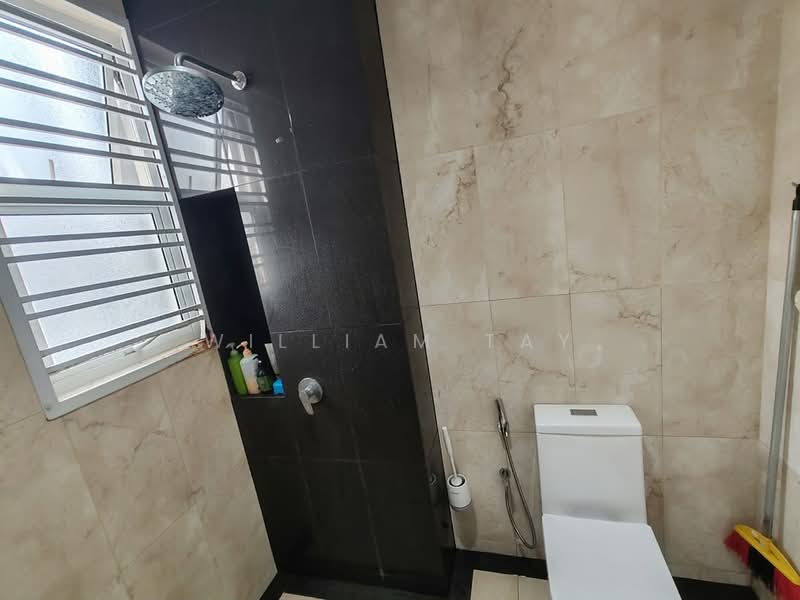 Rumah Kluster untuk Dijual di Setia Tropika (Johor Bahru) - William Tay - Bathroom - PropertyGuru.com.my