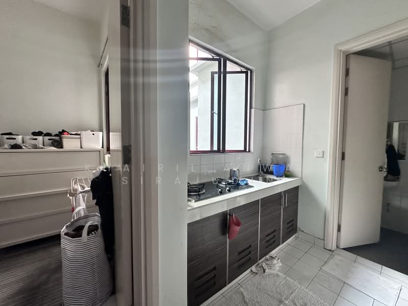 Kondominium untuk Dijual di Surian Condominium - Khairil Anwar Sirajudin - Kitchen - PropertyGuru.com.my