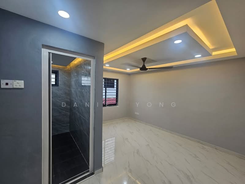 2-storey Terraced House for Sale in Taman Bukit Kempas (Tampoi) - Daniel Yong - Interior - PropertyGuru.com.my