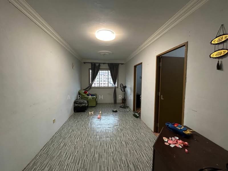 Rumah Flat untuk Dijual di Lestari Apartment - Farah Rasul - Corridor - PropertyGuru.com.my